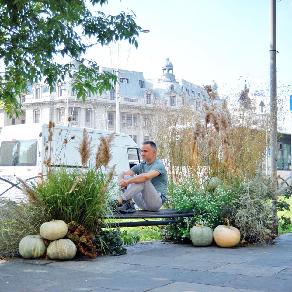 Florile au devent un manifest pentru frumuste si normalitate