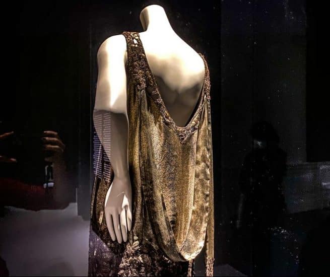 Deschopera universul CHANEL printr-o expozitie dedicata designerului Coco Chanel