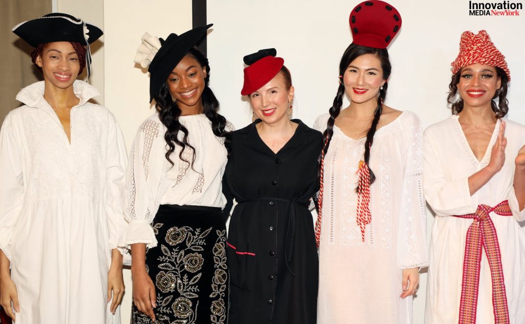 Designerul de palarii Corina Leca realizeaza accesorii personalizate