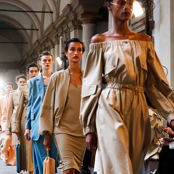 Max Mara Weekend in aeroportul International Henri Coanda din Otopeni