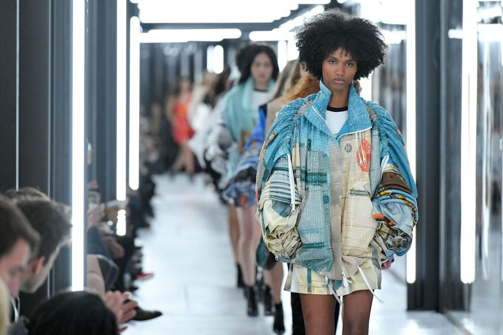 Gucci si Louis Vuitton cele mai valoroase brand-uri de moda