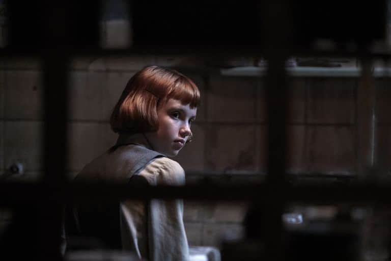 Noul serial Netflix The Quuen's Gambit are ca tema centrala sahul si adictia de calmante