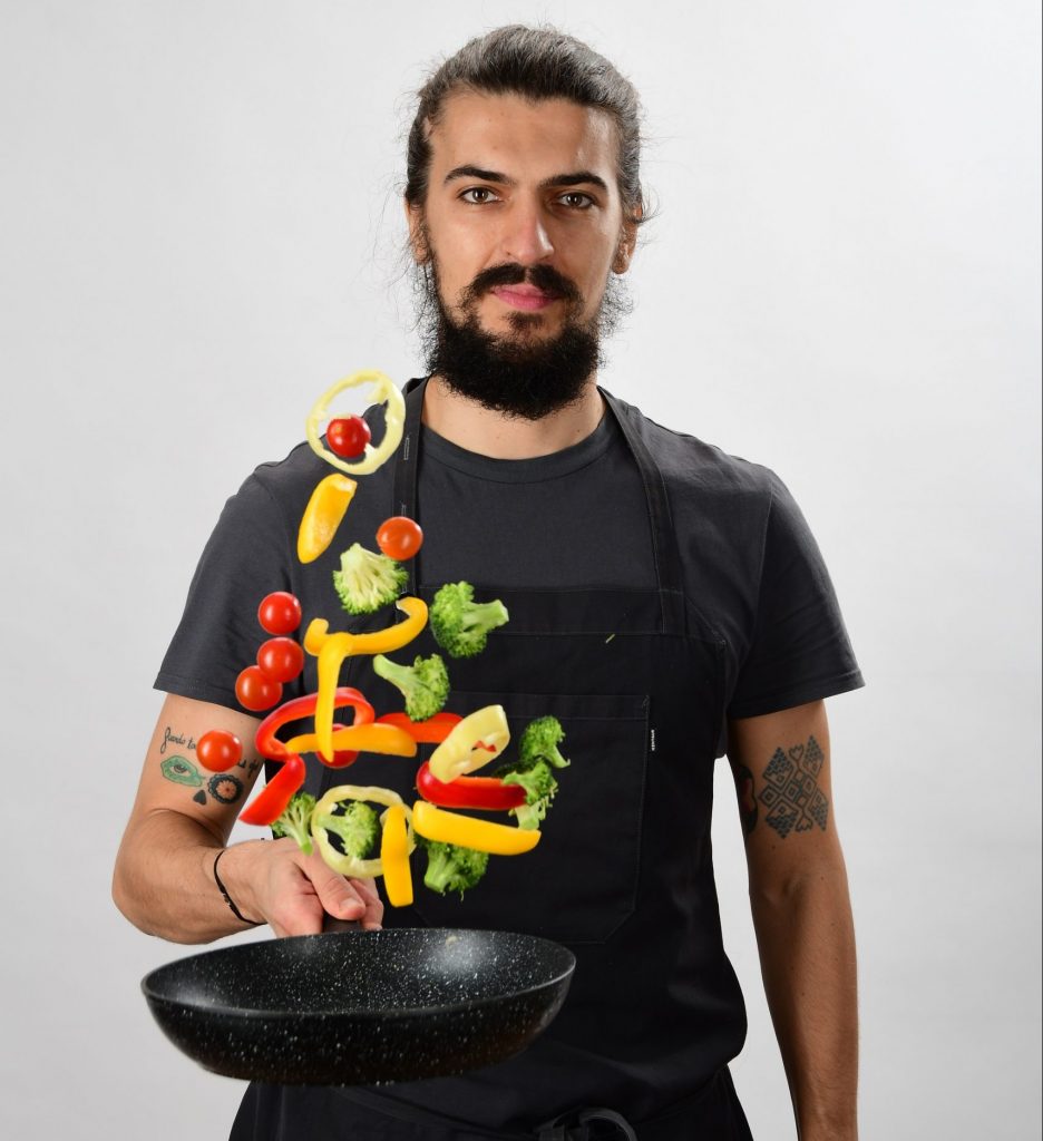 Alex Petricean cea mai noua vedeta TVR1