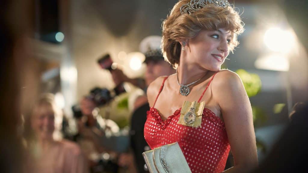 Serialul The Crown amestec de fictiune si realitate ce are ca rezultat un fel de documentar