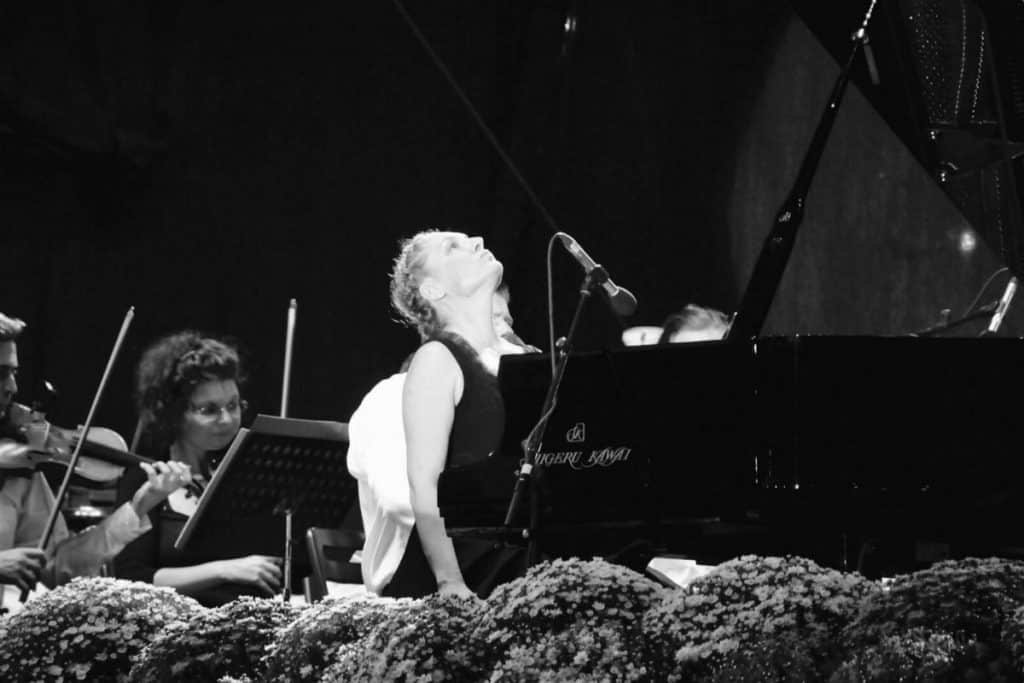 Madalina Pasol una dintre cele mai talentate pianiste din Romania