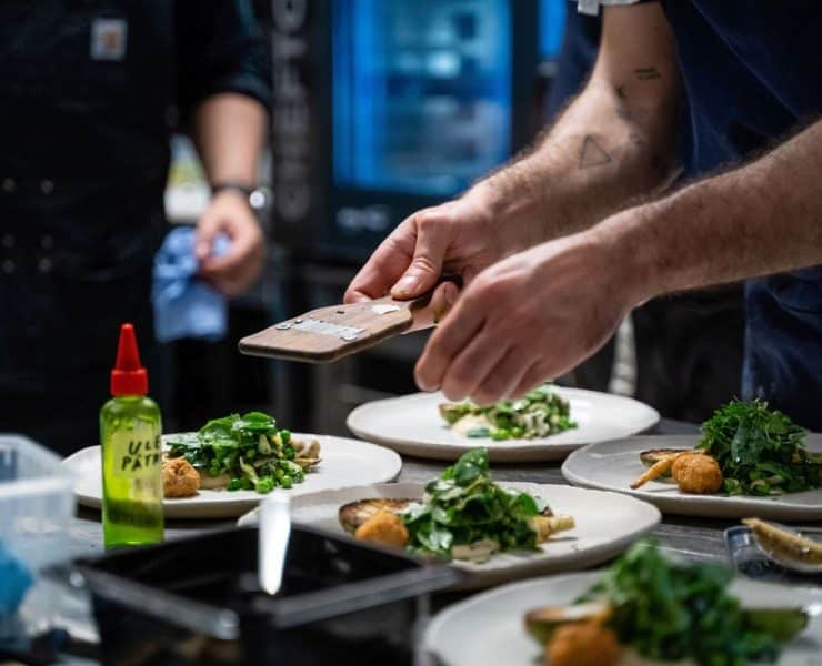 Interviu cu chef Alexandru Dumitru si someliar Andrei Popa de la Anika