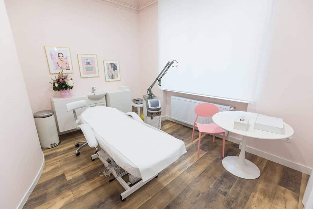 Inaugurarea noii clinici Noblezza din Bucuresti intr-un spatiu feminin