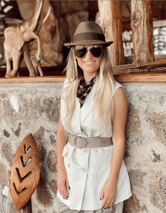Carmen Negoita safari si plaja in Kenya