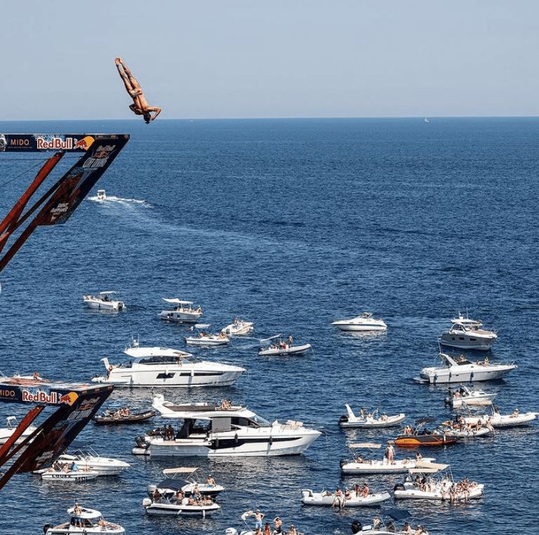 Red Bull Cliff Diving la Polignano a Mare