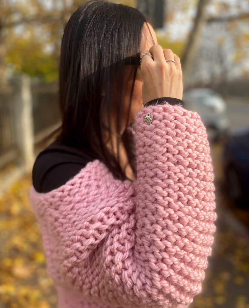 KnitsAmore pulovere facute in Romania