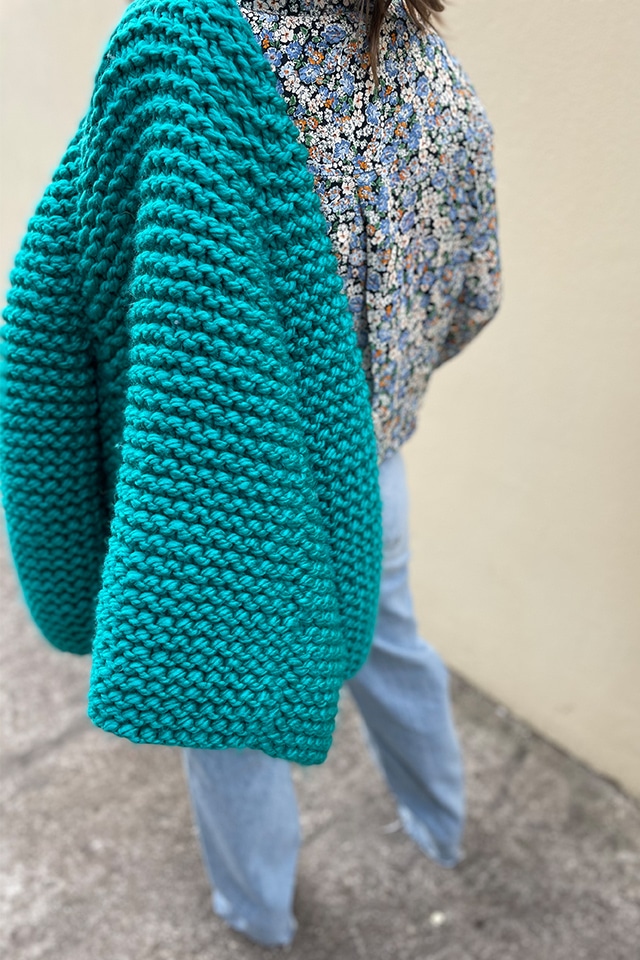 KnitsAmore pulovere facute in Romania