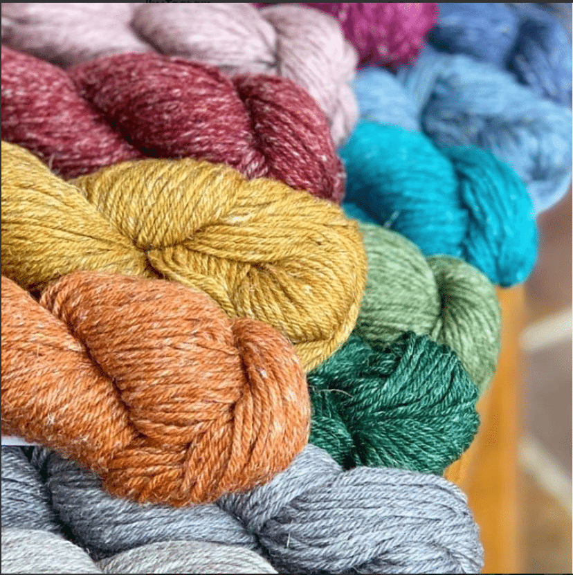 KnitsAmore pulovere facute in Romania