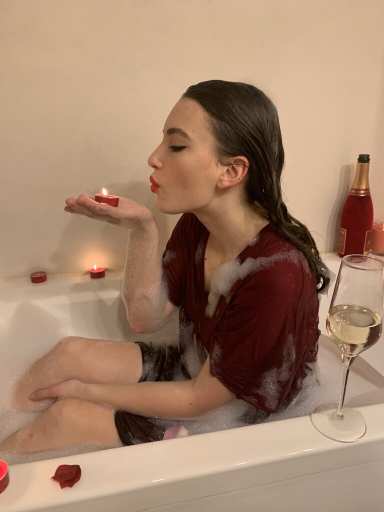 Cum arata colectia capsula INAIS de Valentines Day?!