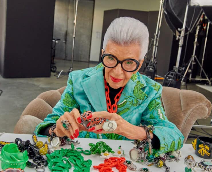 Descopera colectia H&M X Iris Apfel